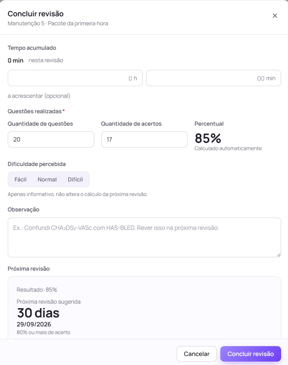 Tela de concluir revisão: 20 questões, 17 acertos, percentual de 85% calculado automaticamente e a próxima revisão sugerida em 30 dias.